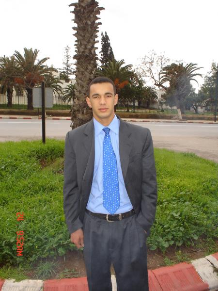 --[ moi ]--